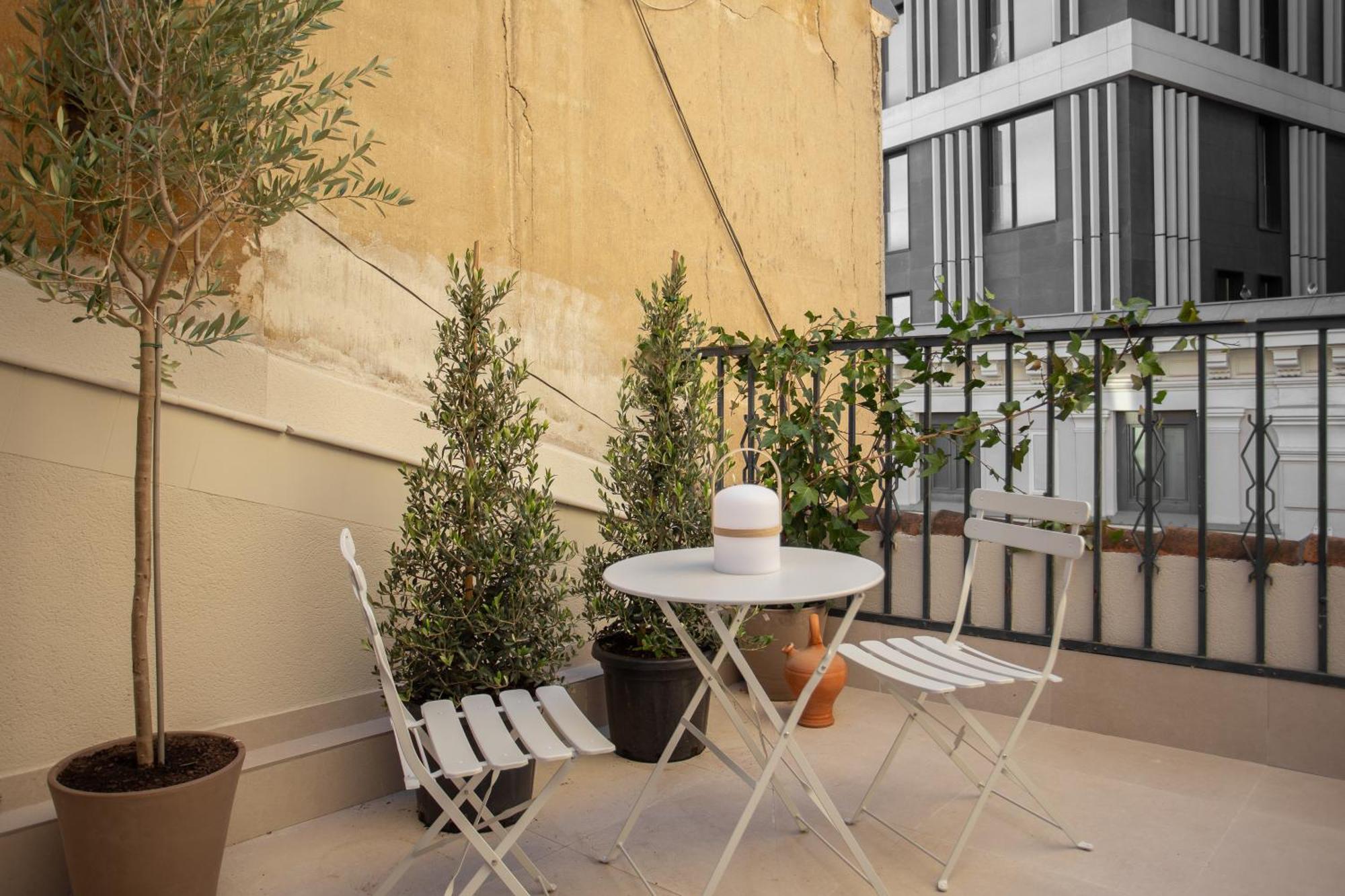 Seissta Madrid Centro "Remodelado" Aparthotel ภายนอก รูปภาพ